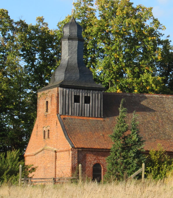 Dorfkirche Landin (Brandenburg). 2018 von der KiBa gefördert